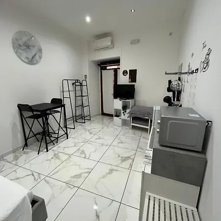 Koronao - Old Appartement *